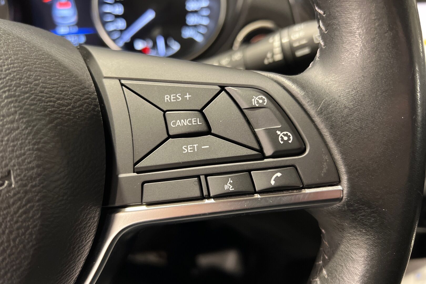 Nissan Qashqai iso kuva 14