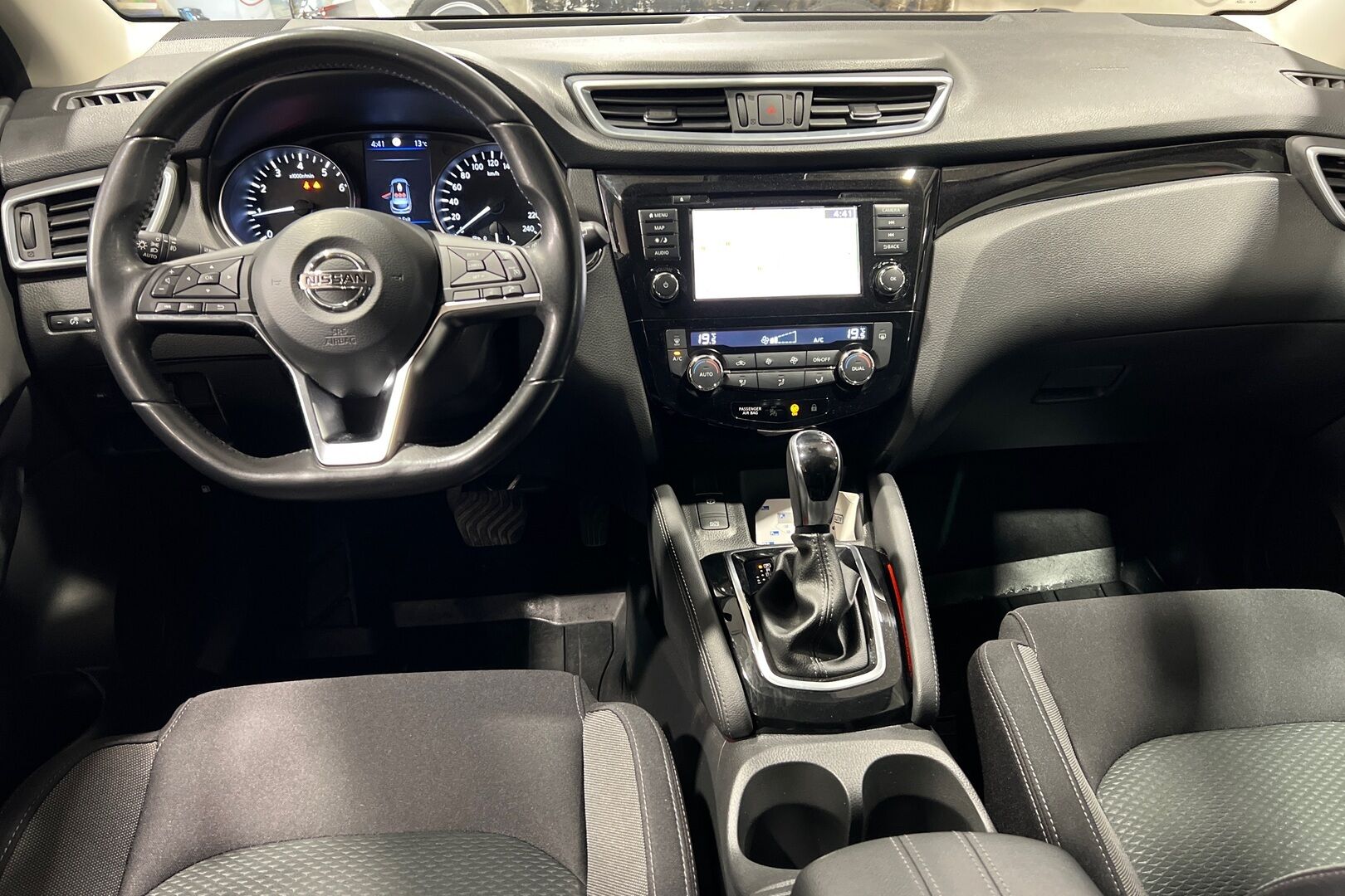 Nissan Qashqai iso kuva 6