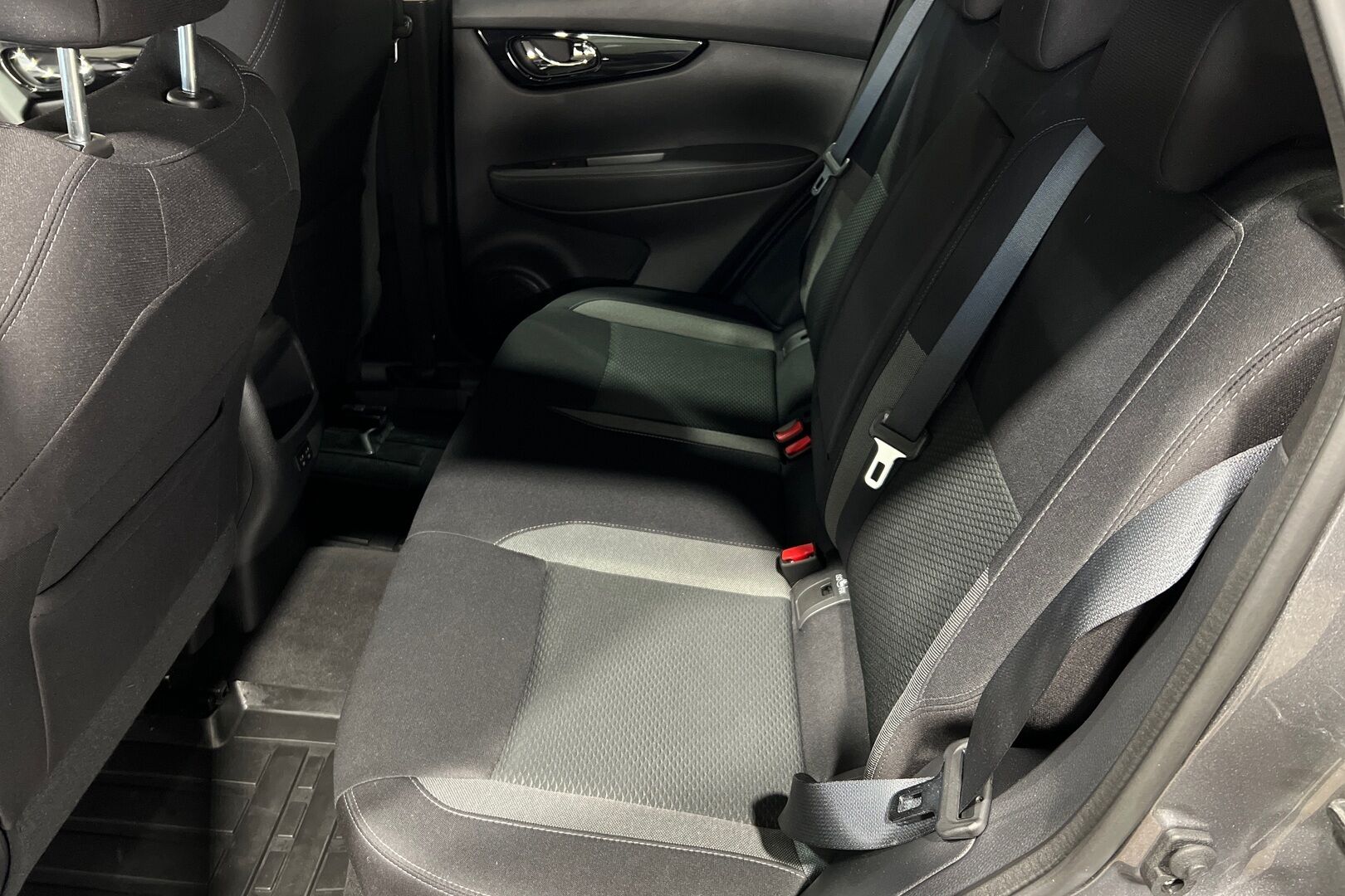 Nissan Qashqai iso kuva 8