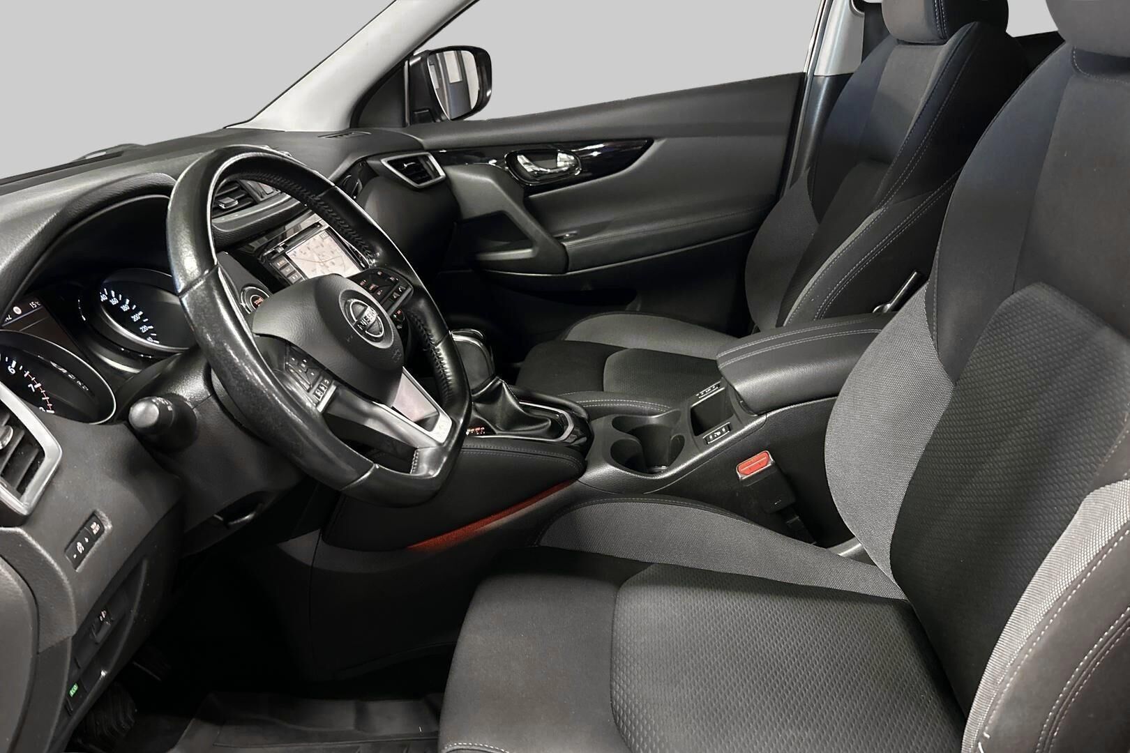 Nissan Qashqai iso kuva 9