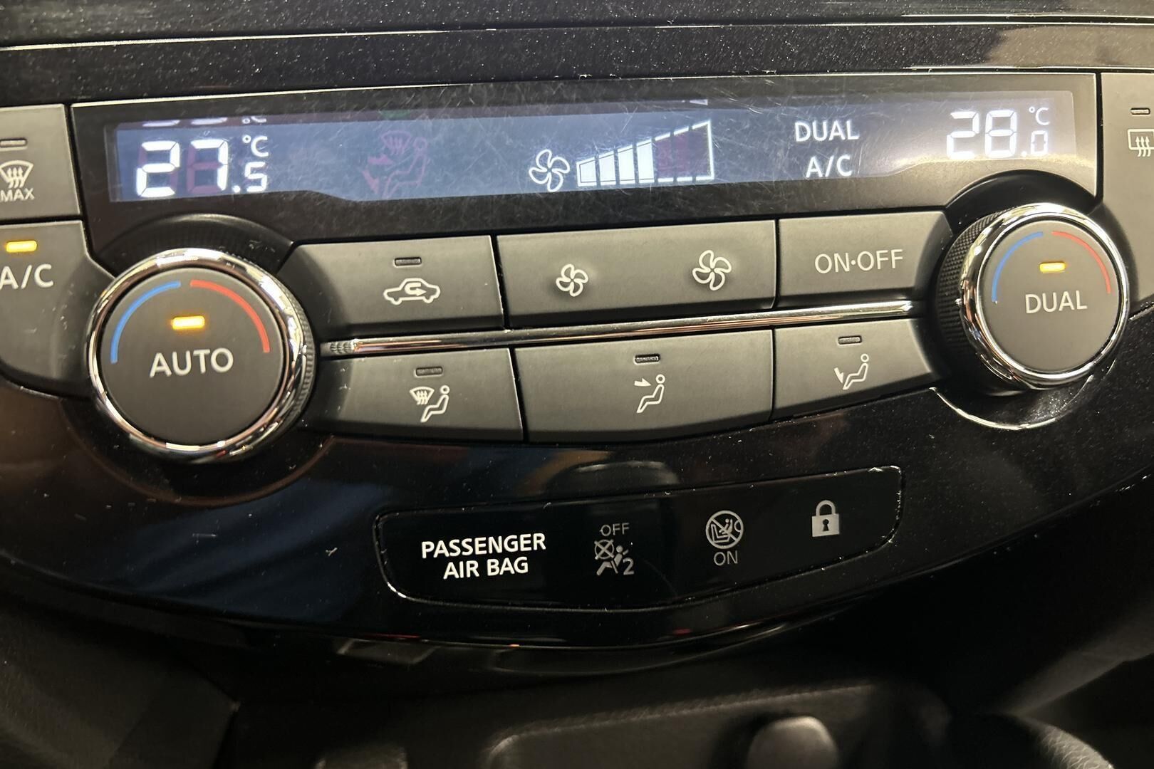 Nissan Qashqai iso kuva 11