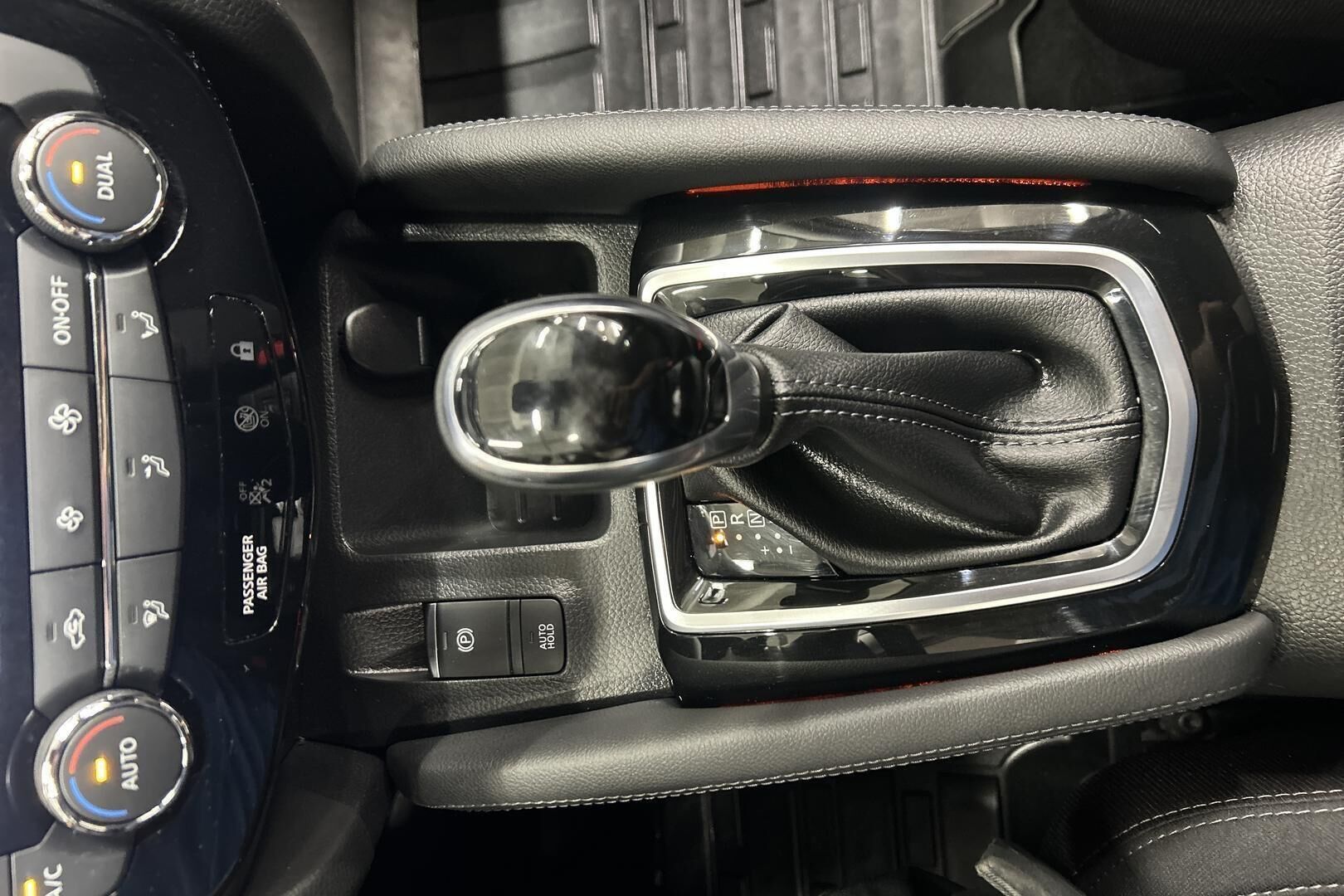 Nissan Qashqai iso kuva 12