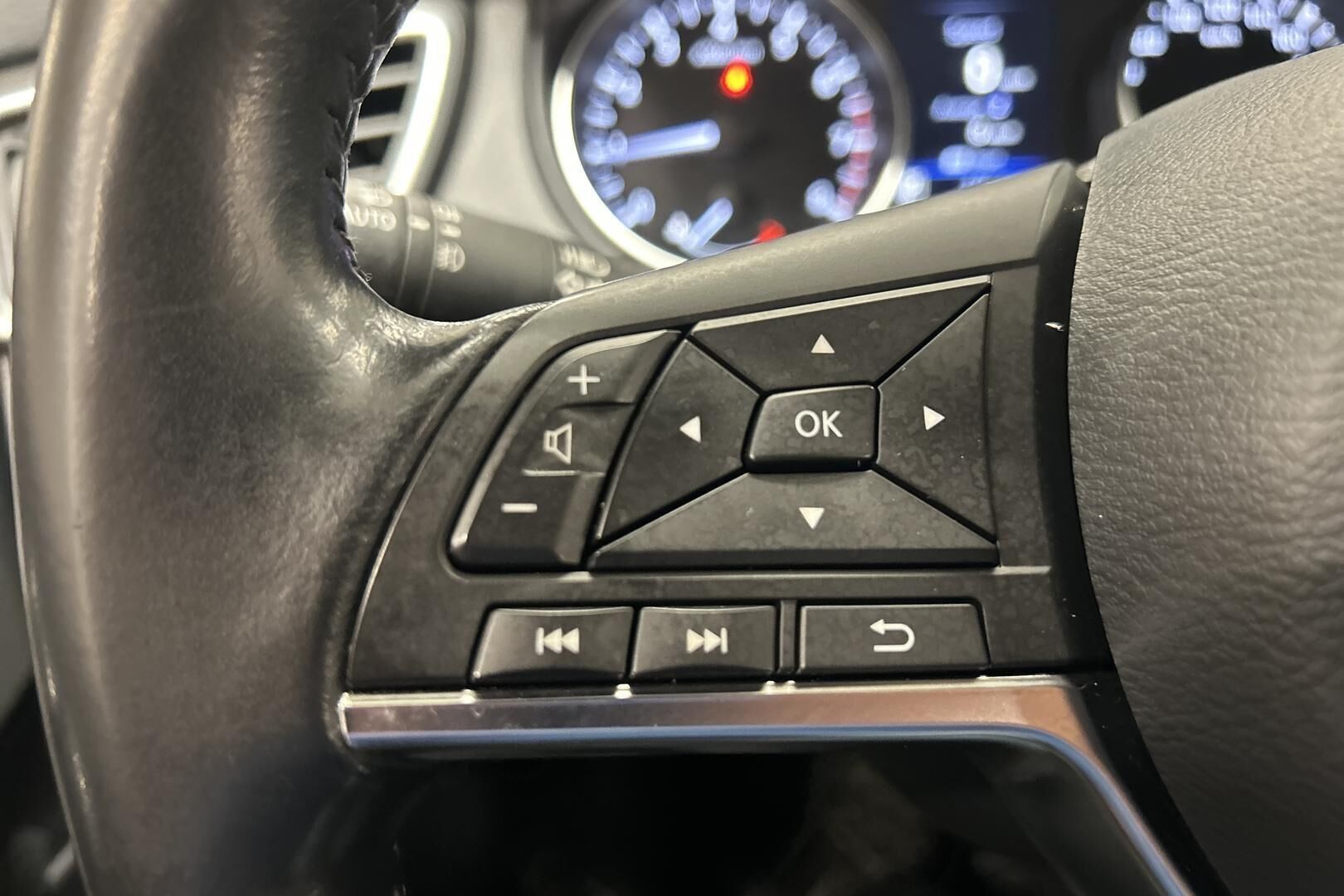 Nissan Qashqai iso kuva 14