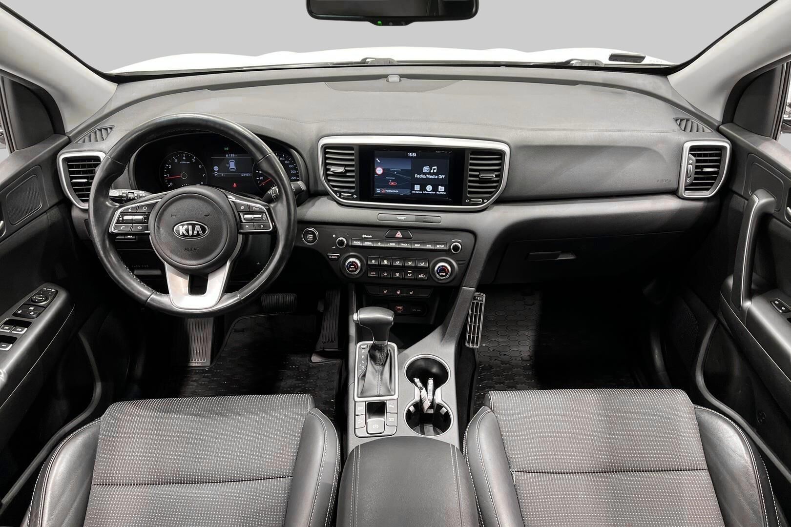 Kia Sportage iso kuva 10