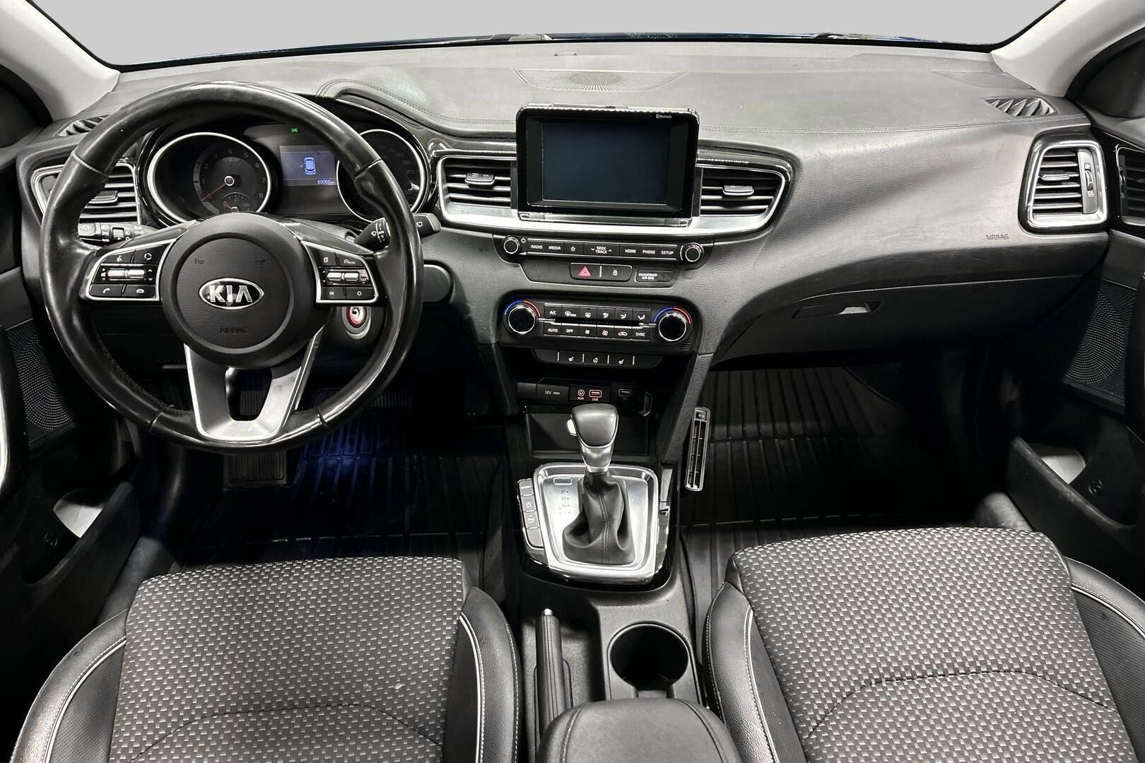 KIA CEED iso kuva 10