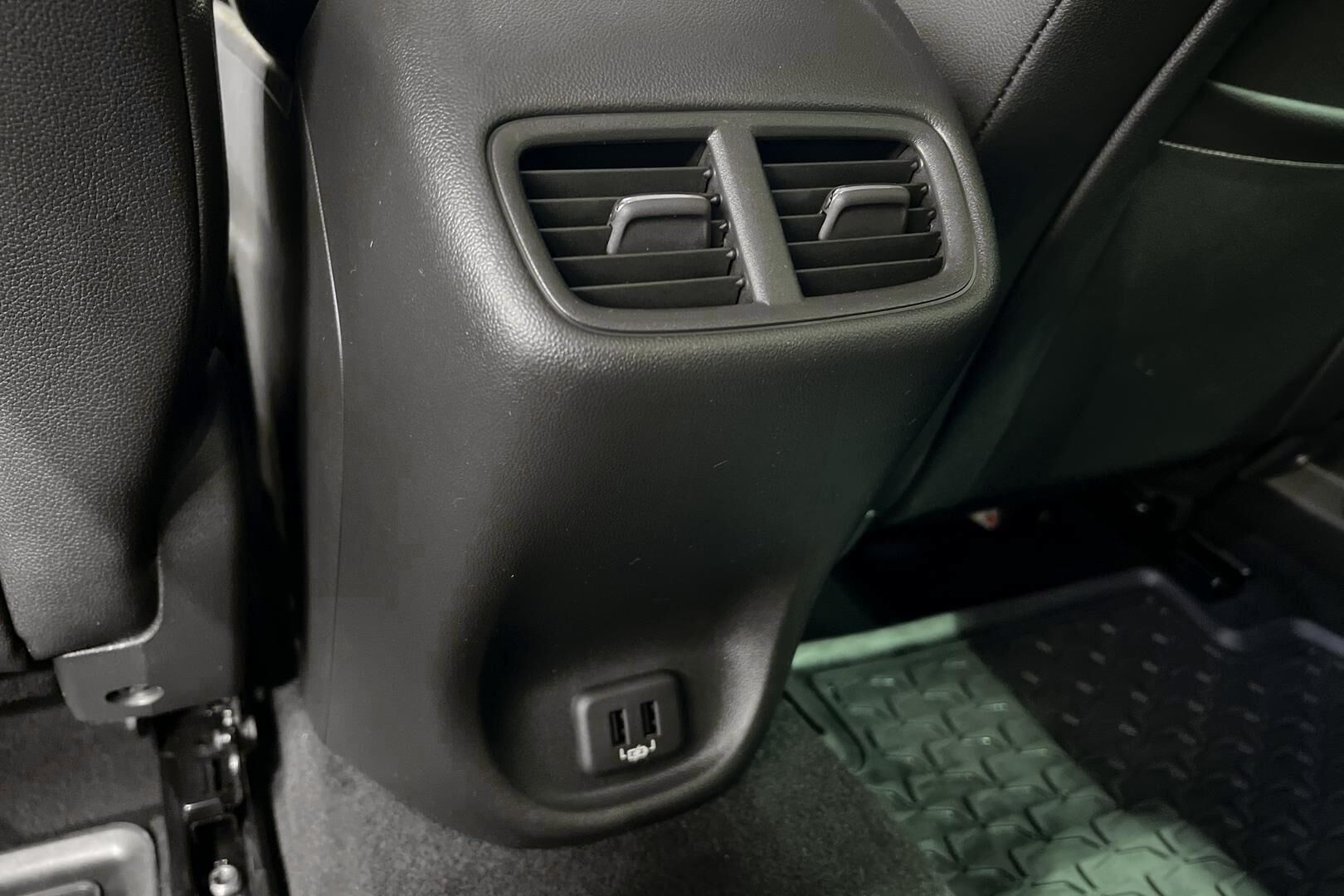 Opel Insignia iso kuva 26
