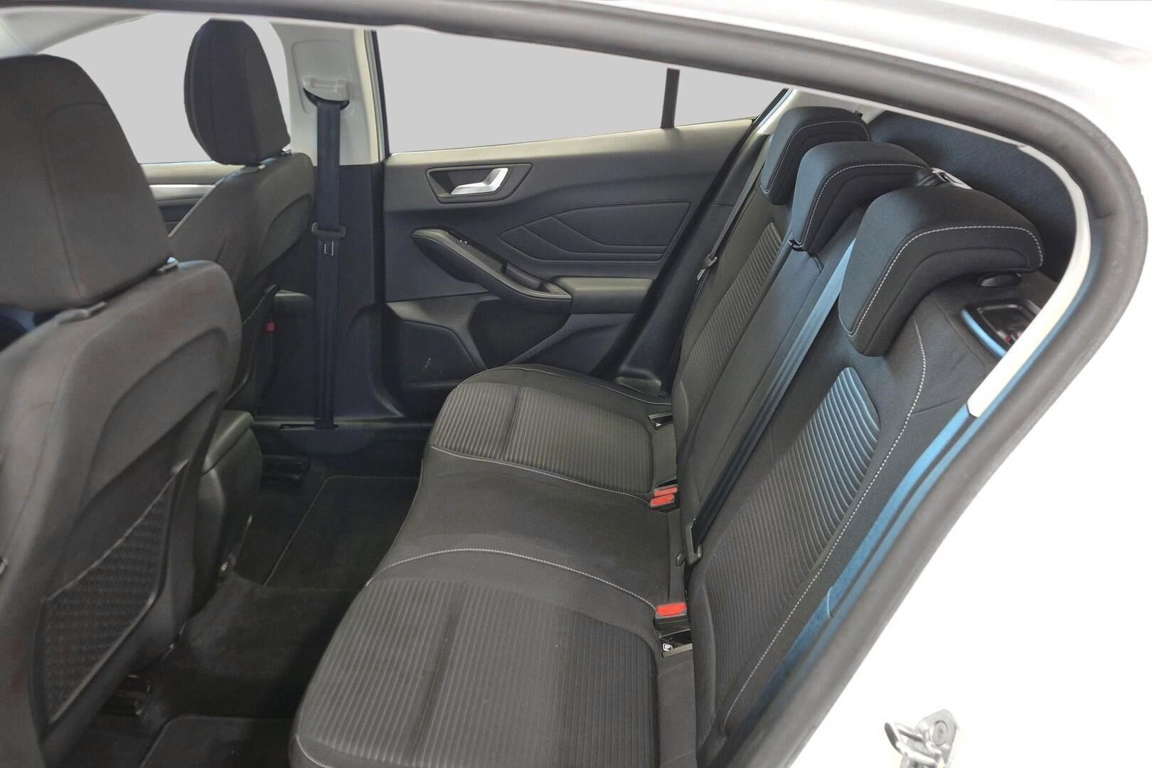 Ford Focus iso kuva 7