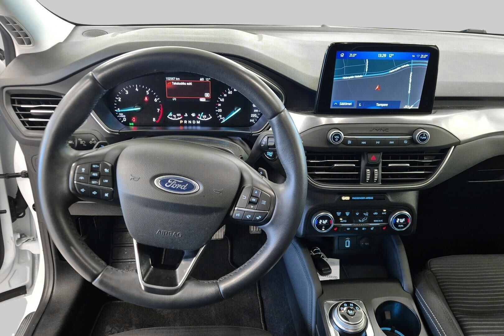 Ford Focus iso kuva 8