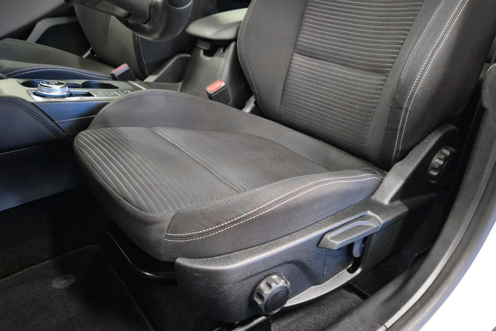 Ford Focus iso kuva 25