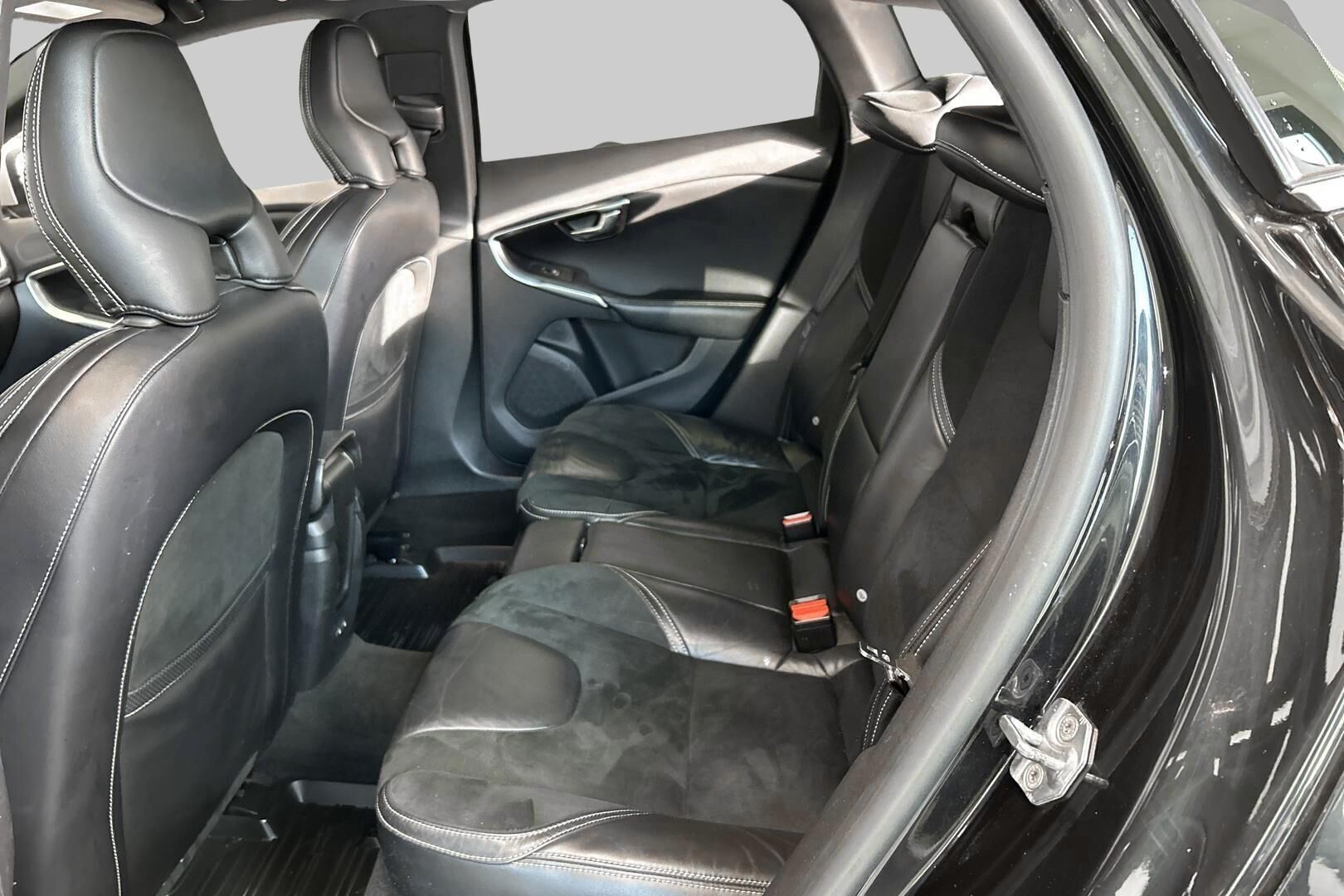 Volvo V40 iso kuva 10