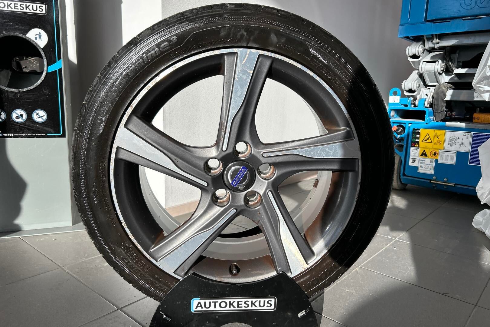 Volvo V40 iso kuva 13