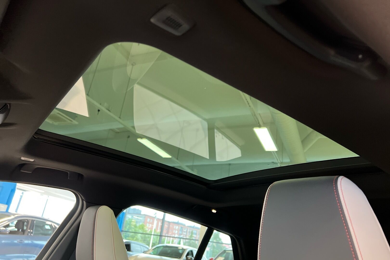BMW iX2 iso kuva 21