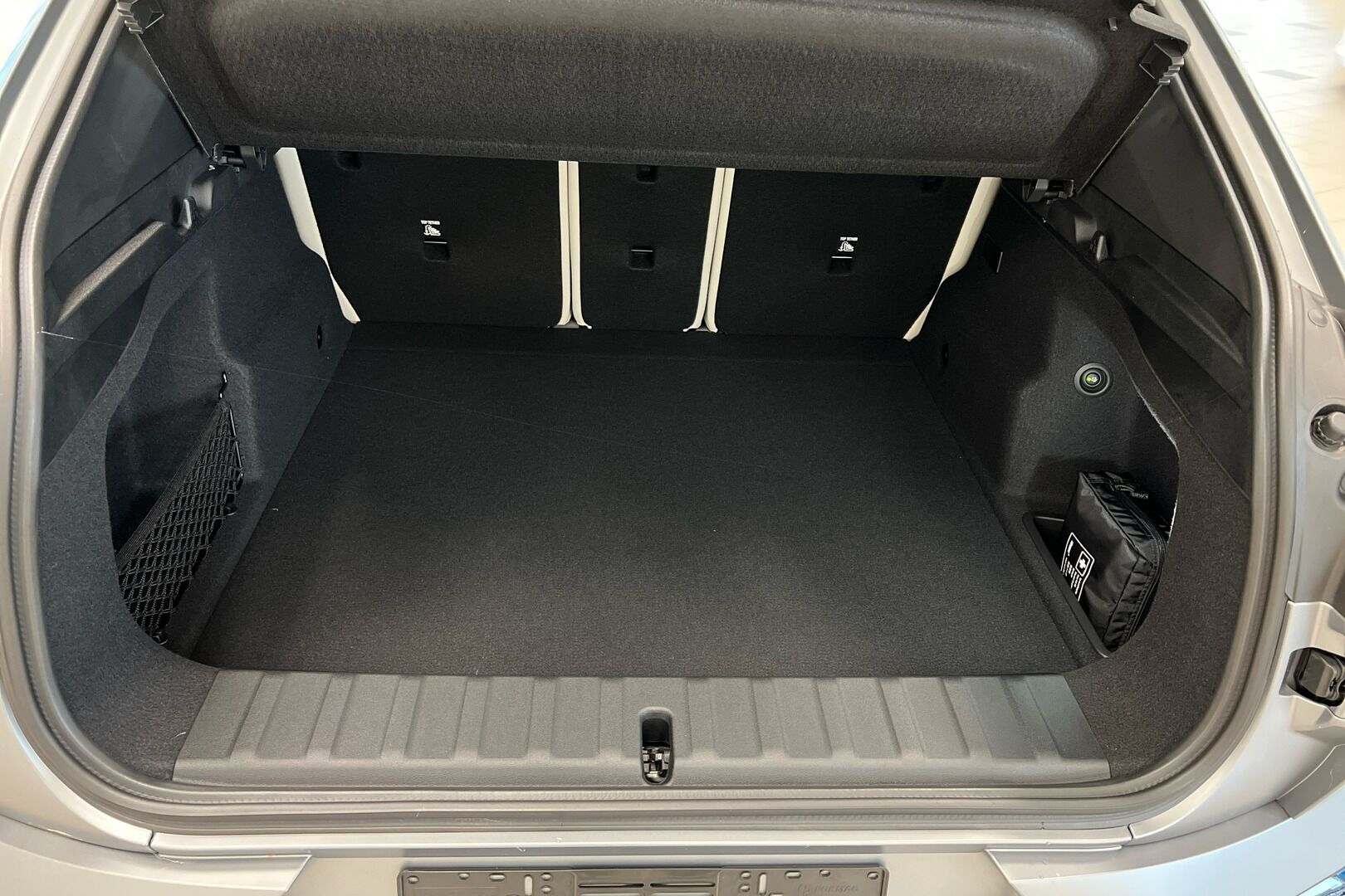 BMW iX2 iso kuva 9