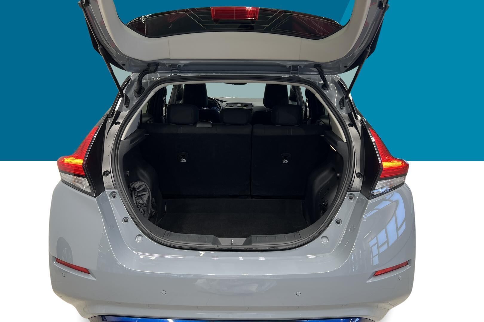 Nissan Leaf iso kuva 12