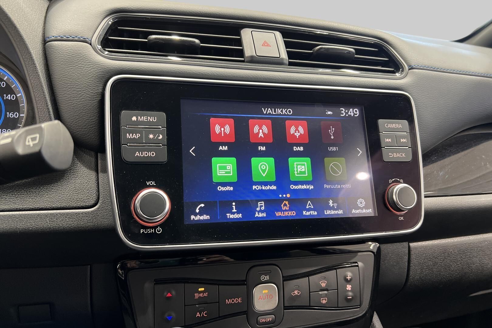 Nissan Leaf iso kuva 17