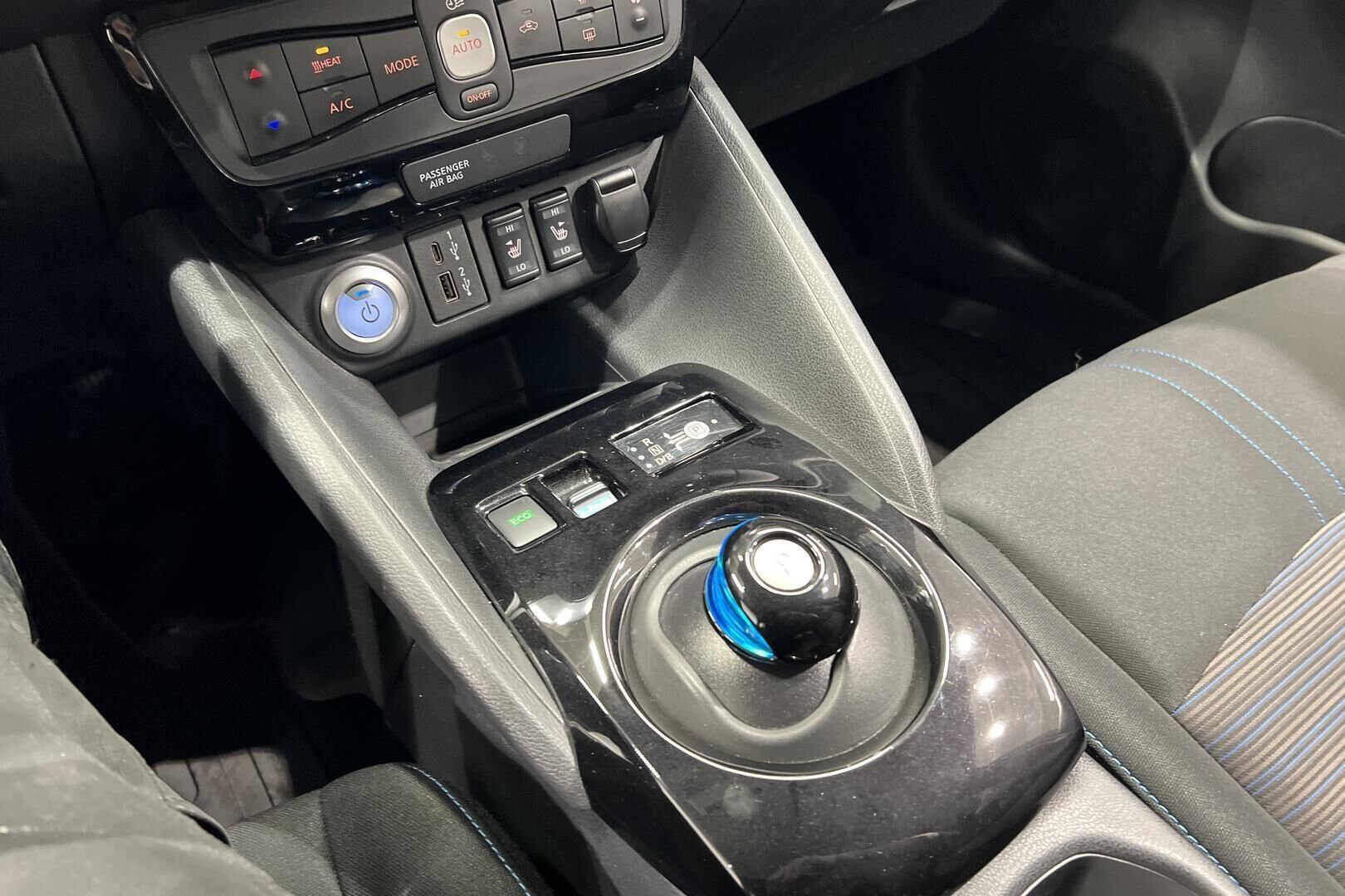 Nissan Leaf iso kuva 20