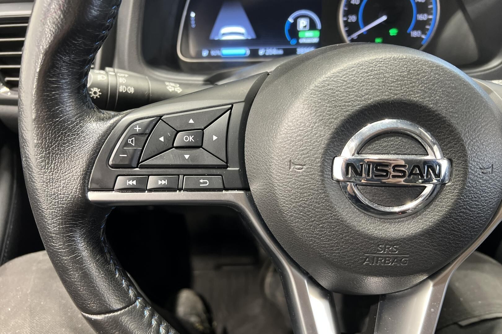 Nissan Leaf iso kuva 23