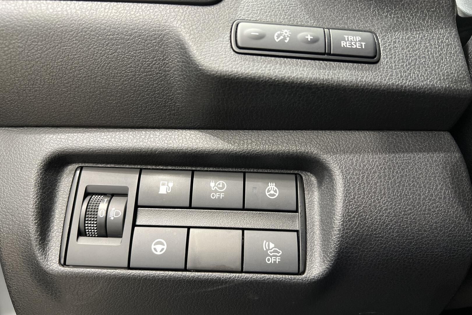 Nissan Leaf iso kuva 24