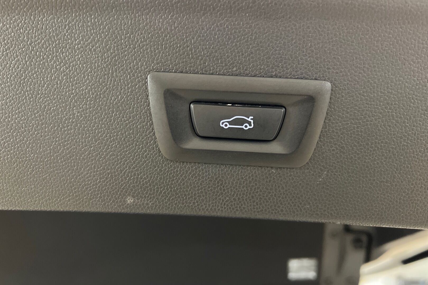 BMW iX iso kuva 13
