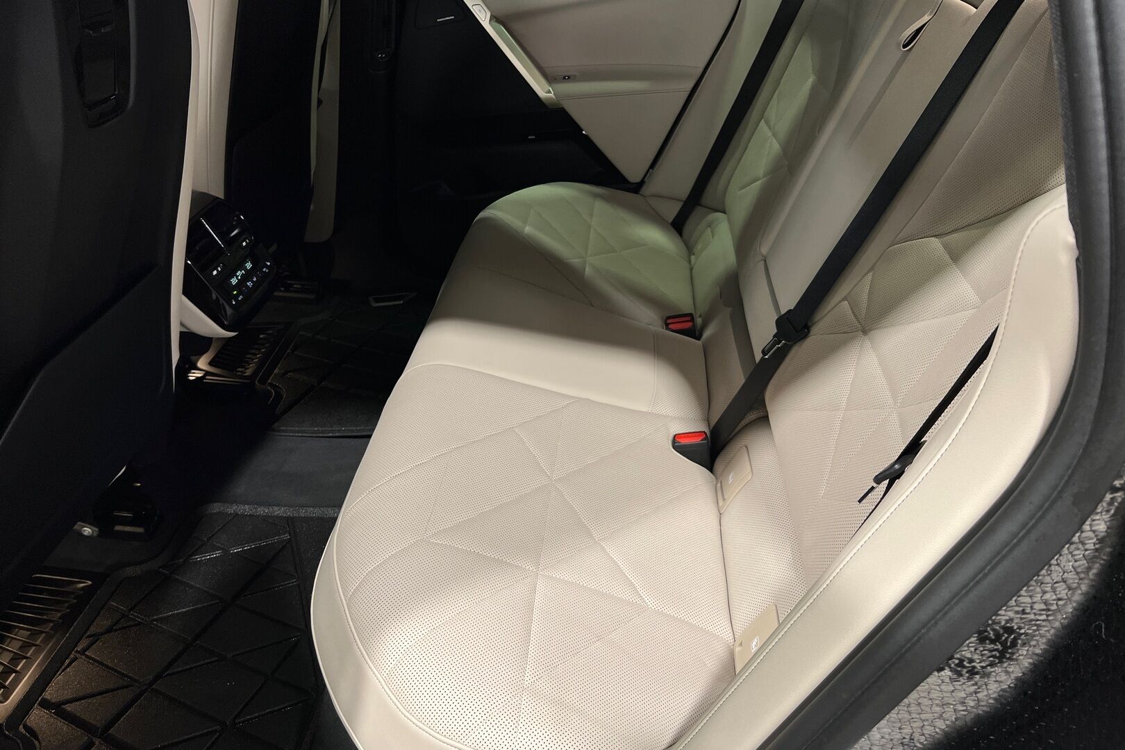 BMW iX iso kuva 8