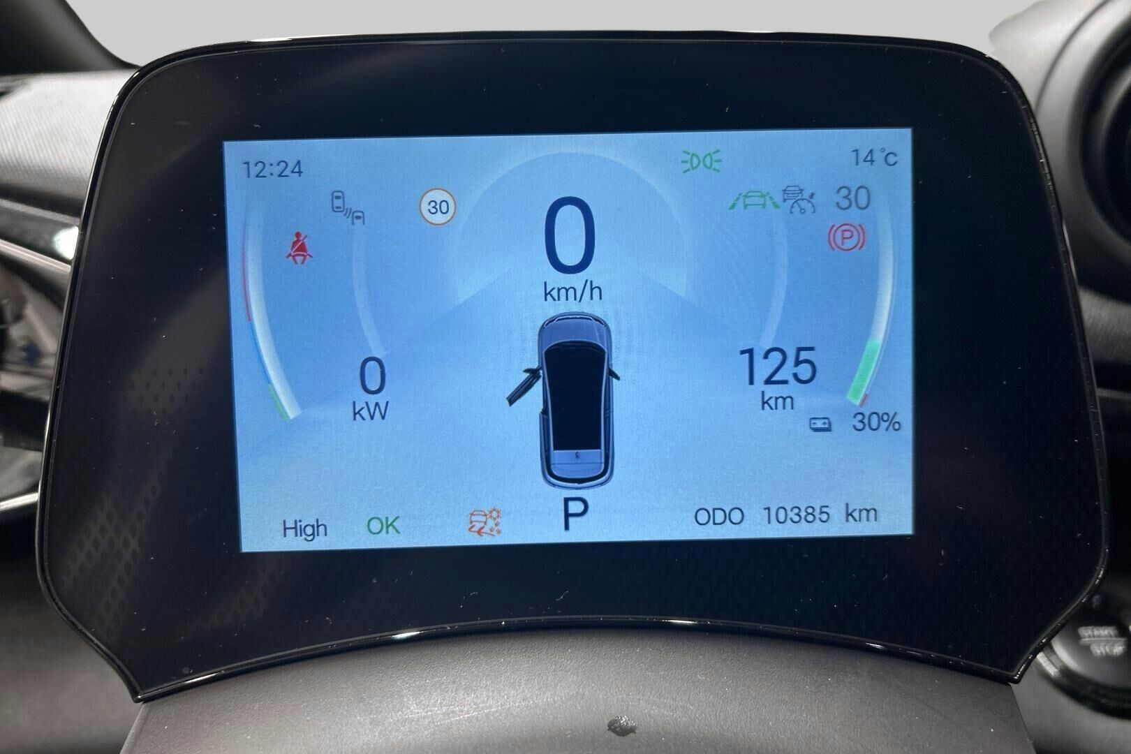 BYD Dolphin iso kuva 17