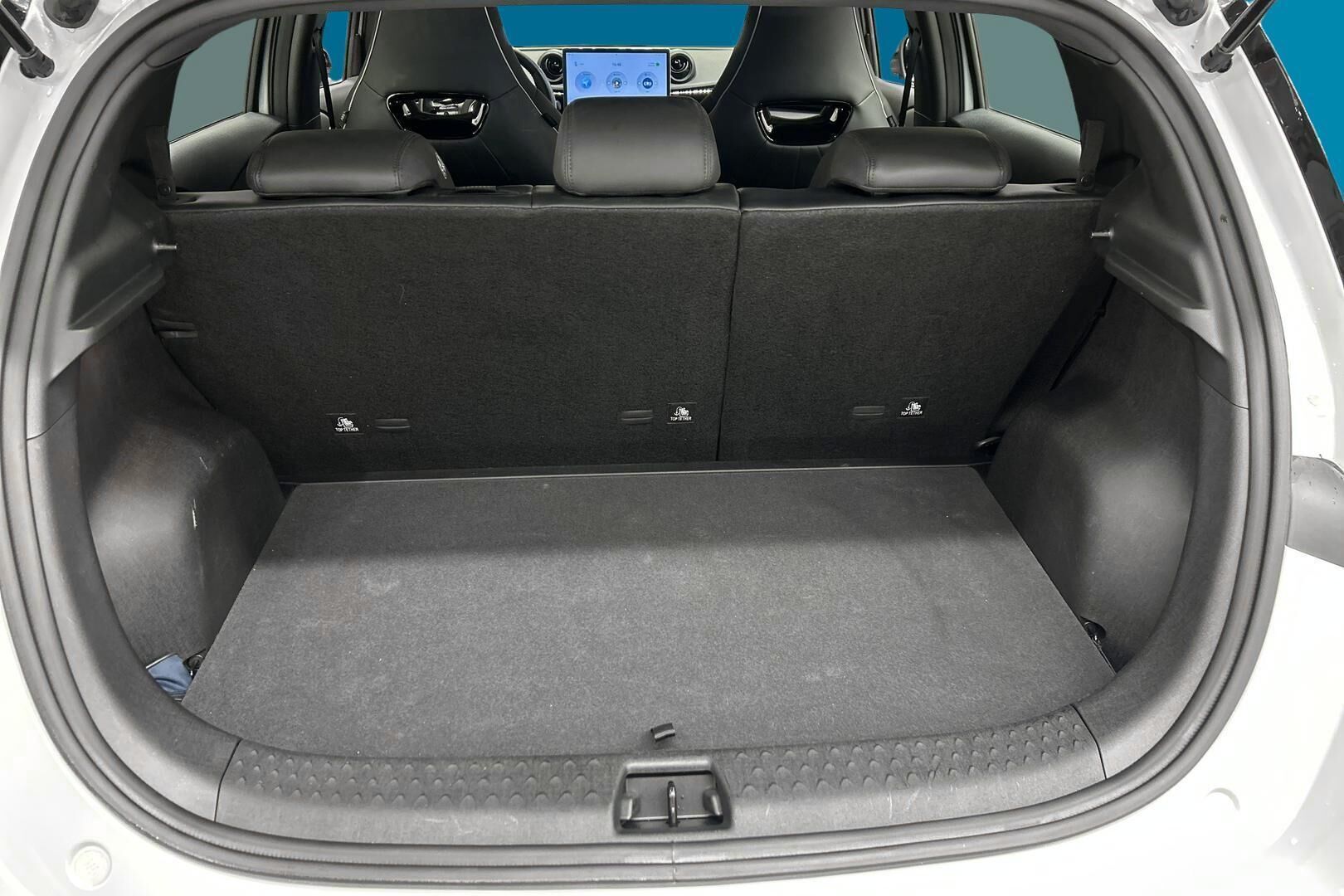 BYD Dolphin iso kuva 12