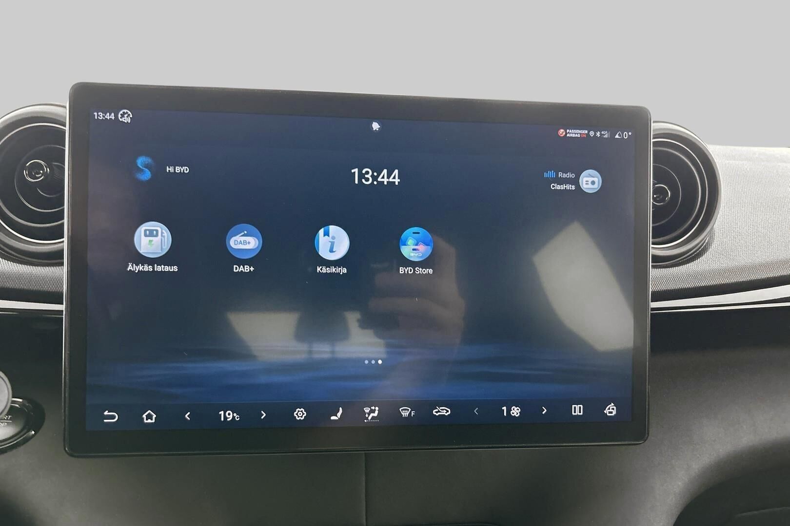 BYD Dolphin iso kuva 17