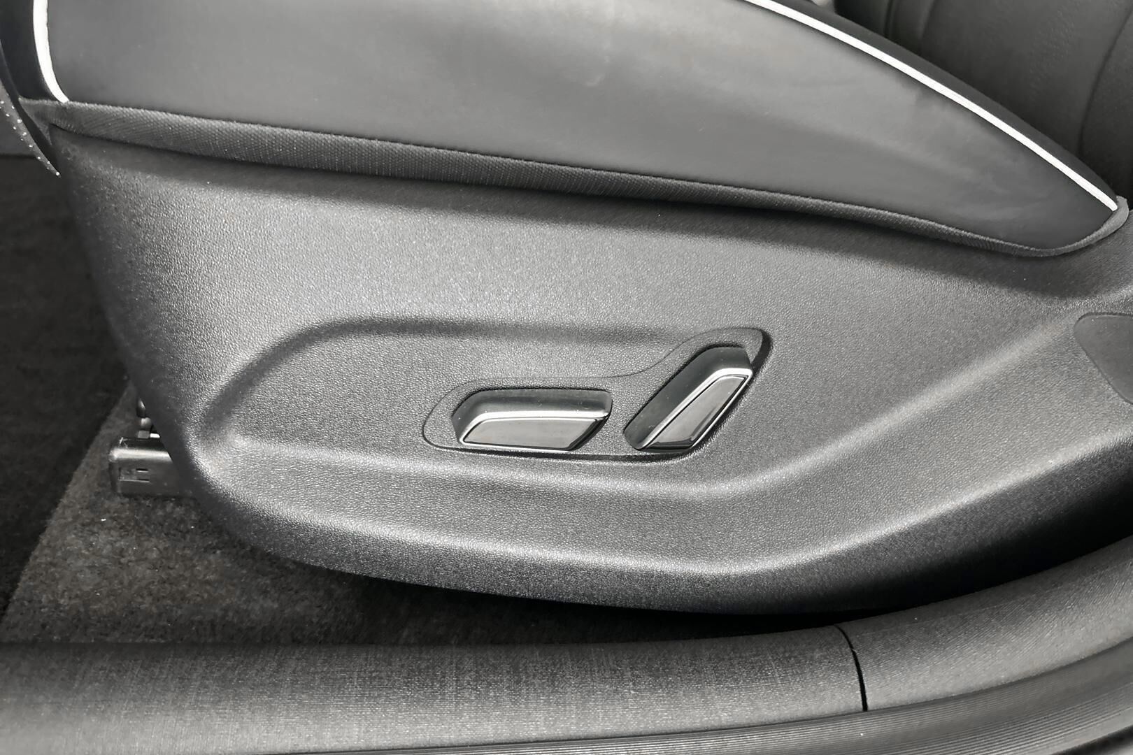 BYD Dolphin iso kuva 28