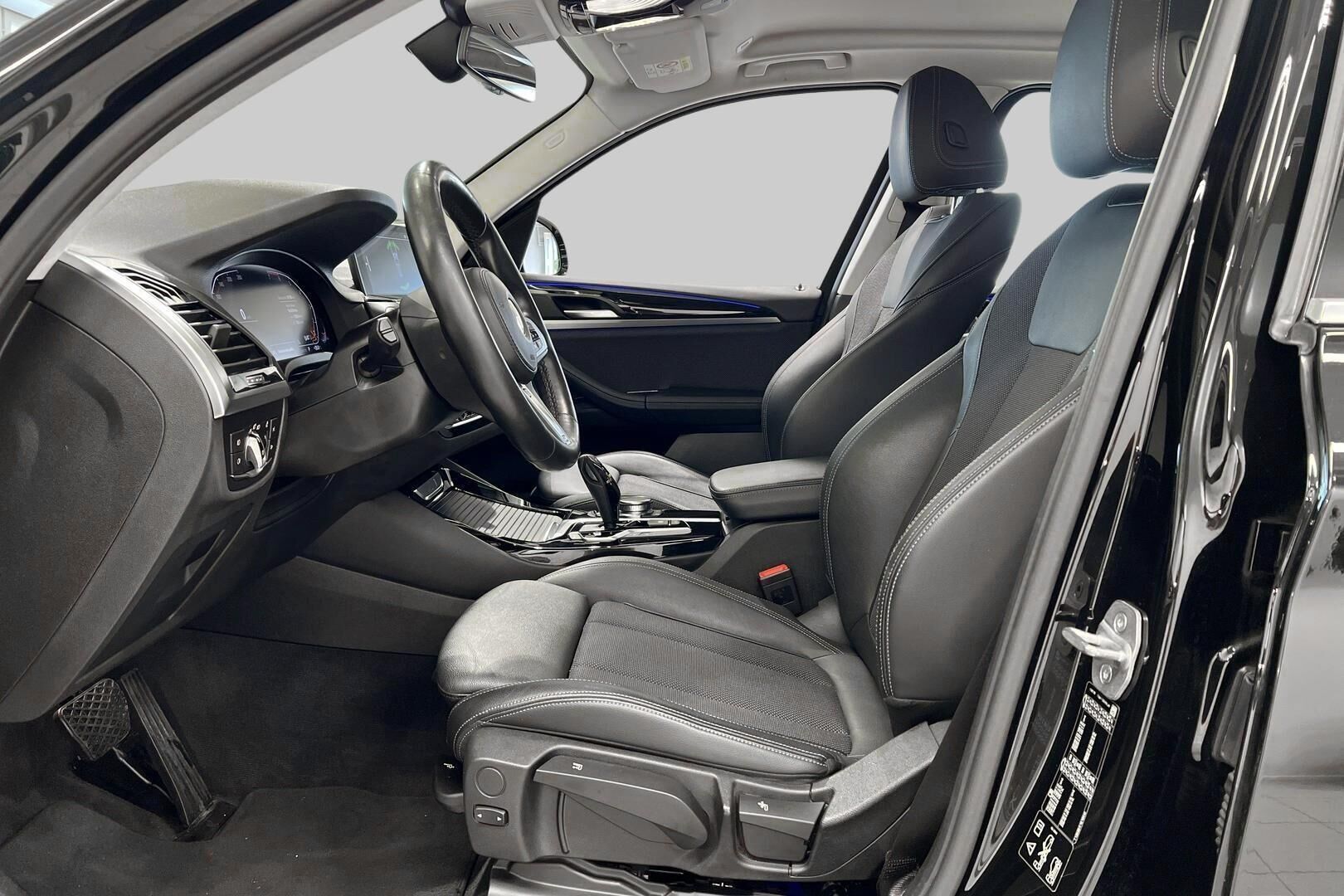 BMW X3 iso kuva 24
