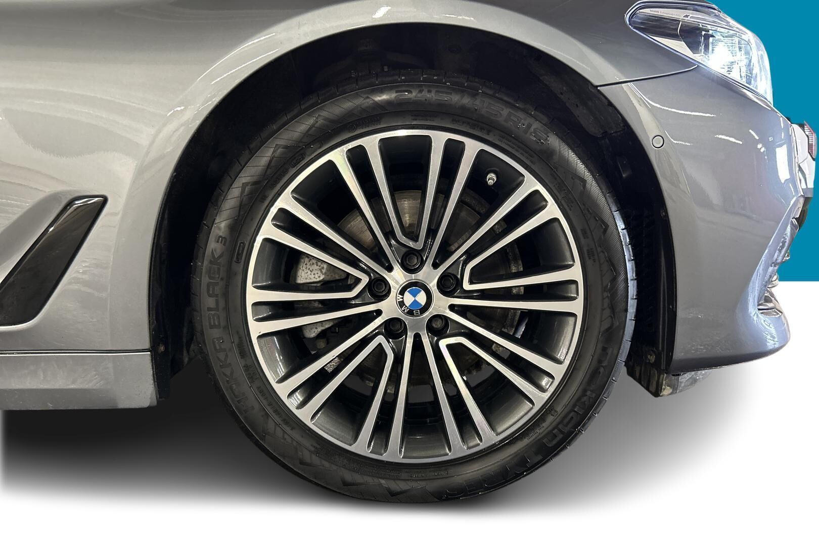BMW 5-SARJA iso kuva 11
