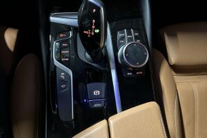 BMW 5-SARJA esikatselu 16