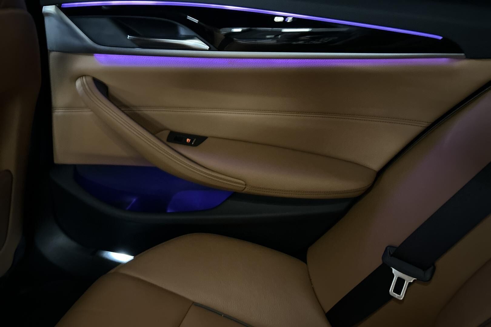 BMW 5-SARJA iso kuva 26