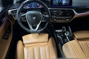 BMW 5-SARJA esikatselu 28