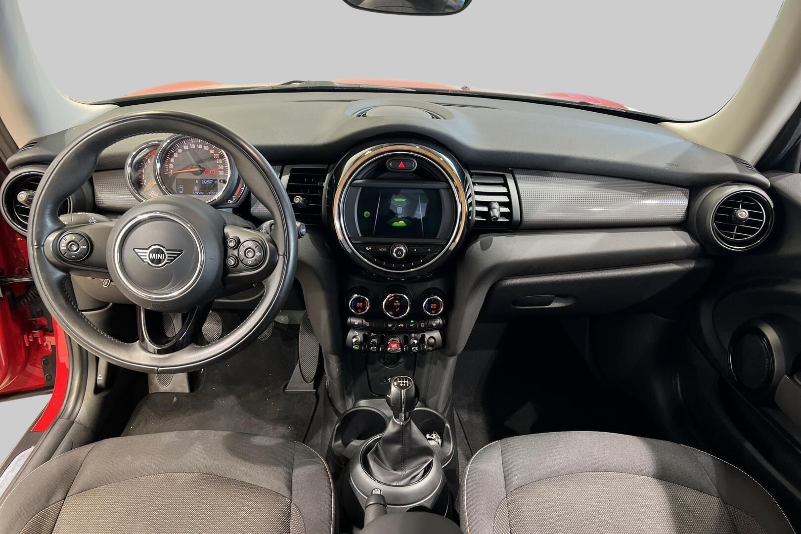MINI Hatchback iso kuva 11