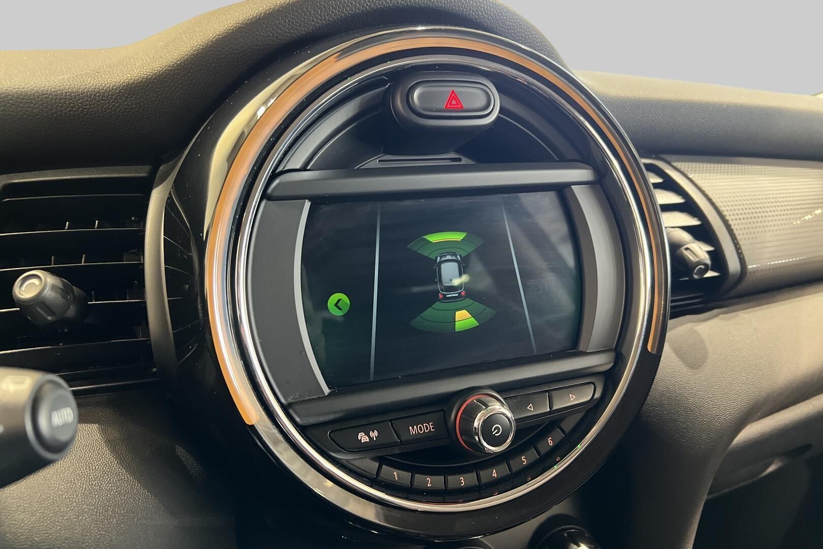 MINI Hatchback iso kuva 15