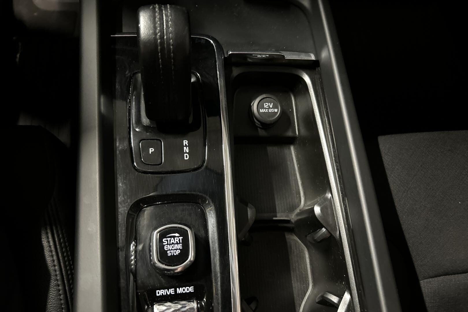 Volvo XC60 iso kuva 19