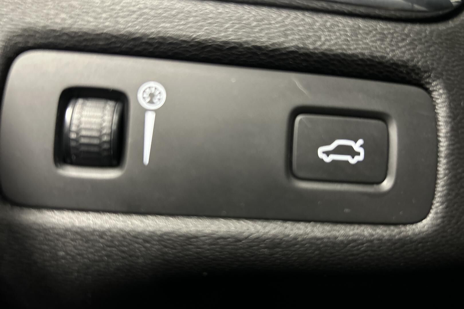 Volvo XC60 iso kuva 22