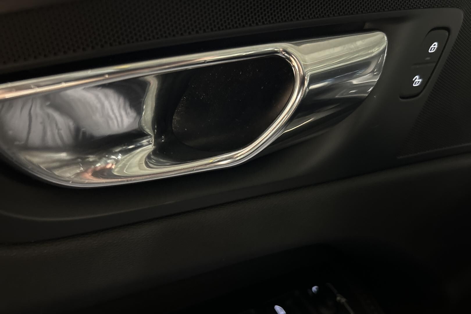 Volvo XC60 iso kuva 23