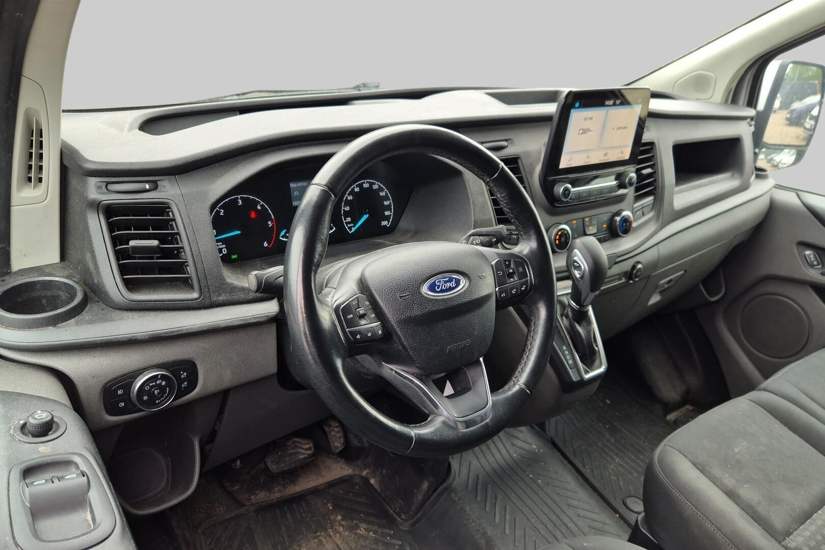Ford Transit Custom iso kuva 2