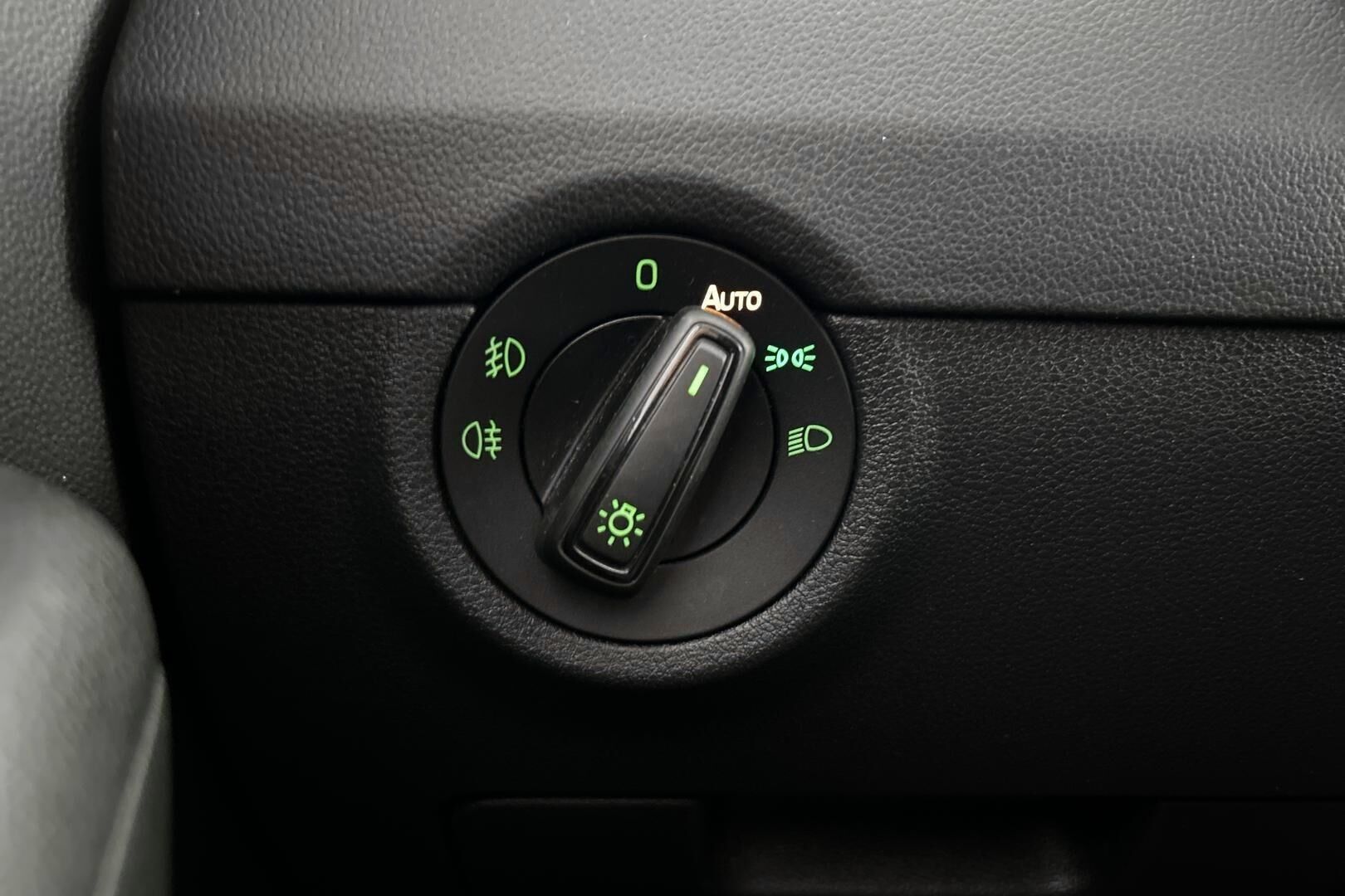 Skoda Octavia iso kuva 14