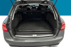 Mercedes-Benz C esikatselu 12