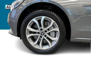 Mercedes-Benz C esikatselu 13