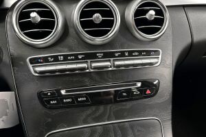Mercedes-Benz C esikatselu 23