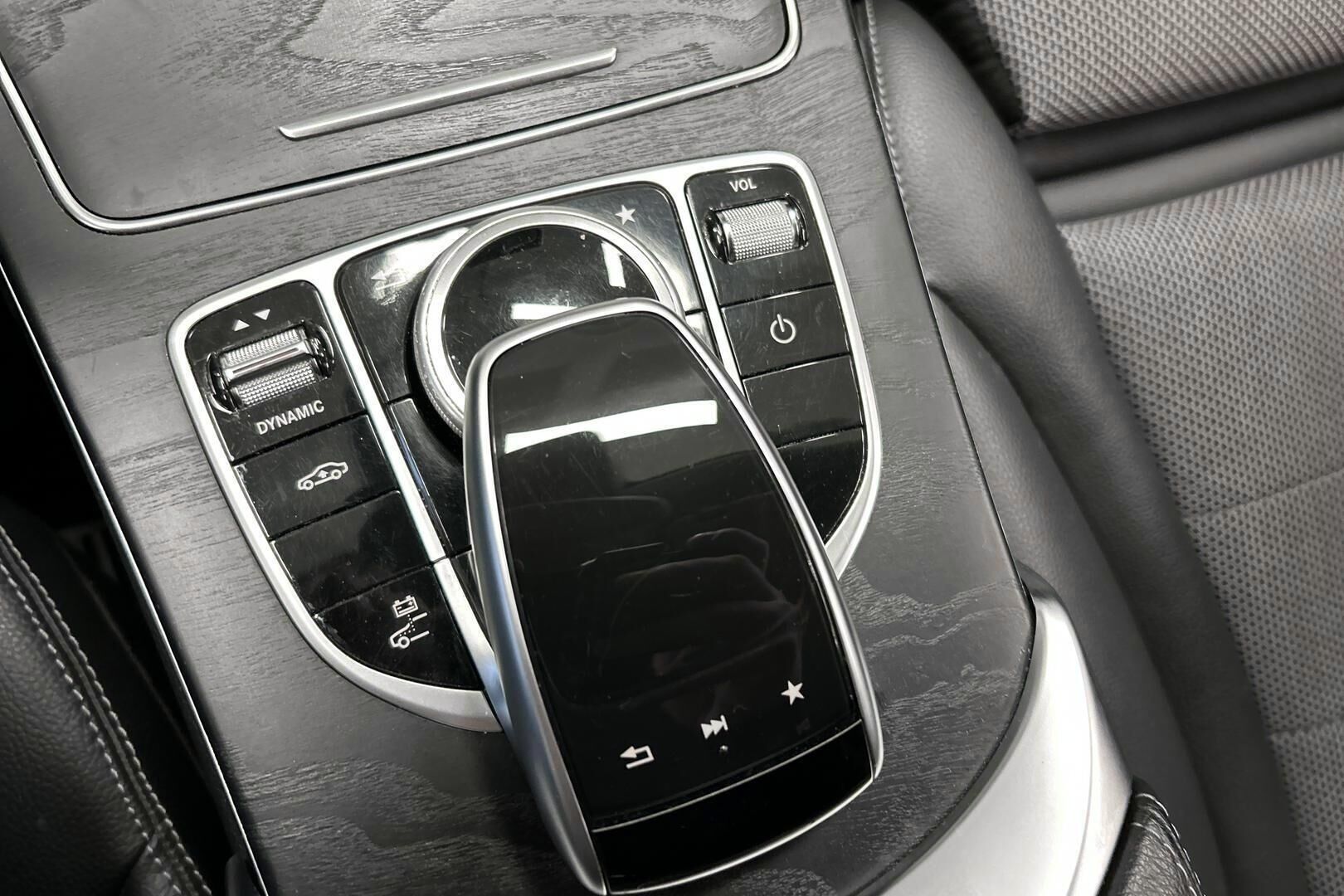 Mercedes-Benz C iso kuva 24