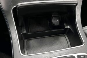 Mercedes-Benz C esikatselu 24