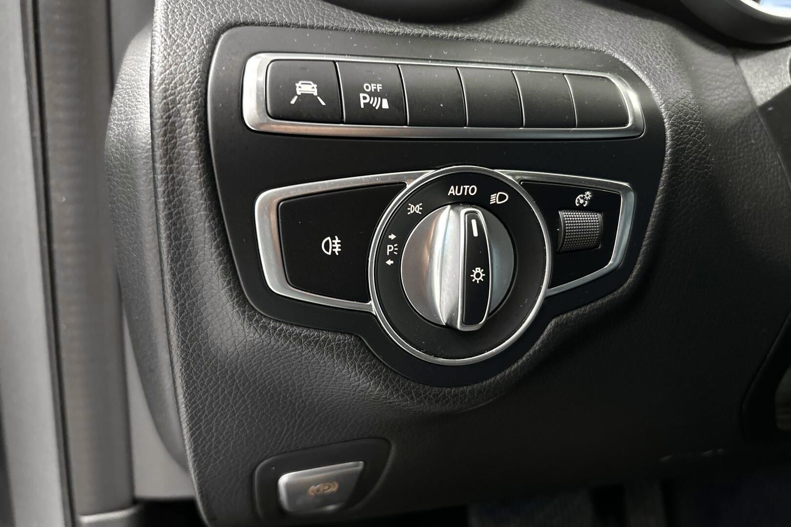 Mercedes-Benz C iso kuva 27