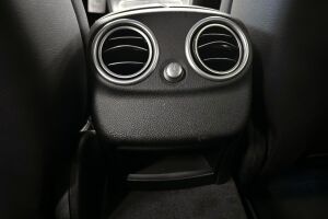 Mercedes-Benz C esikatselu 31