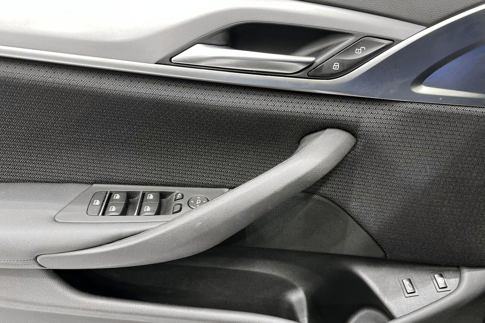 BMW 5-SARJA iso kuva 24