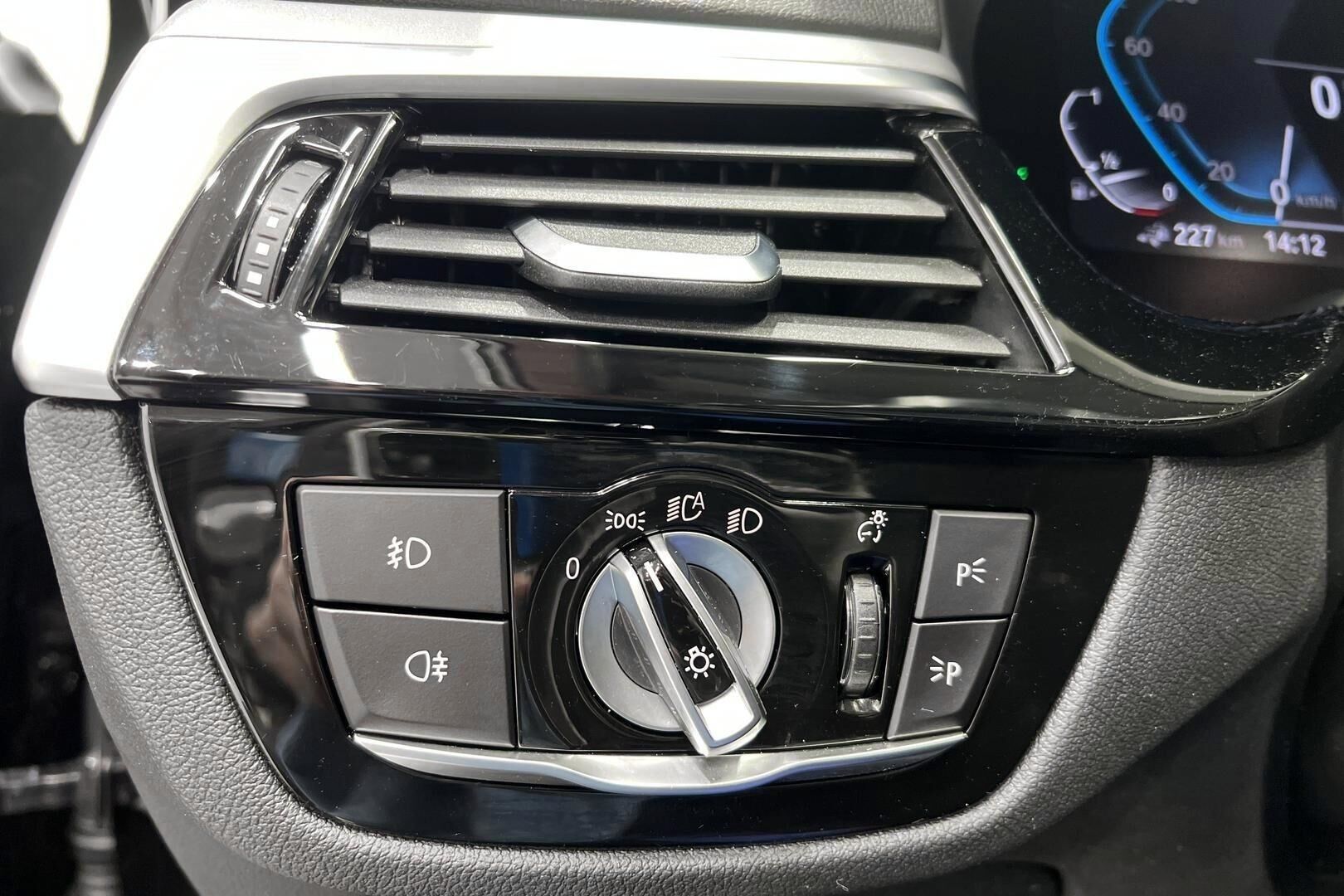 BMW 5-SARJA iso kuva 19