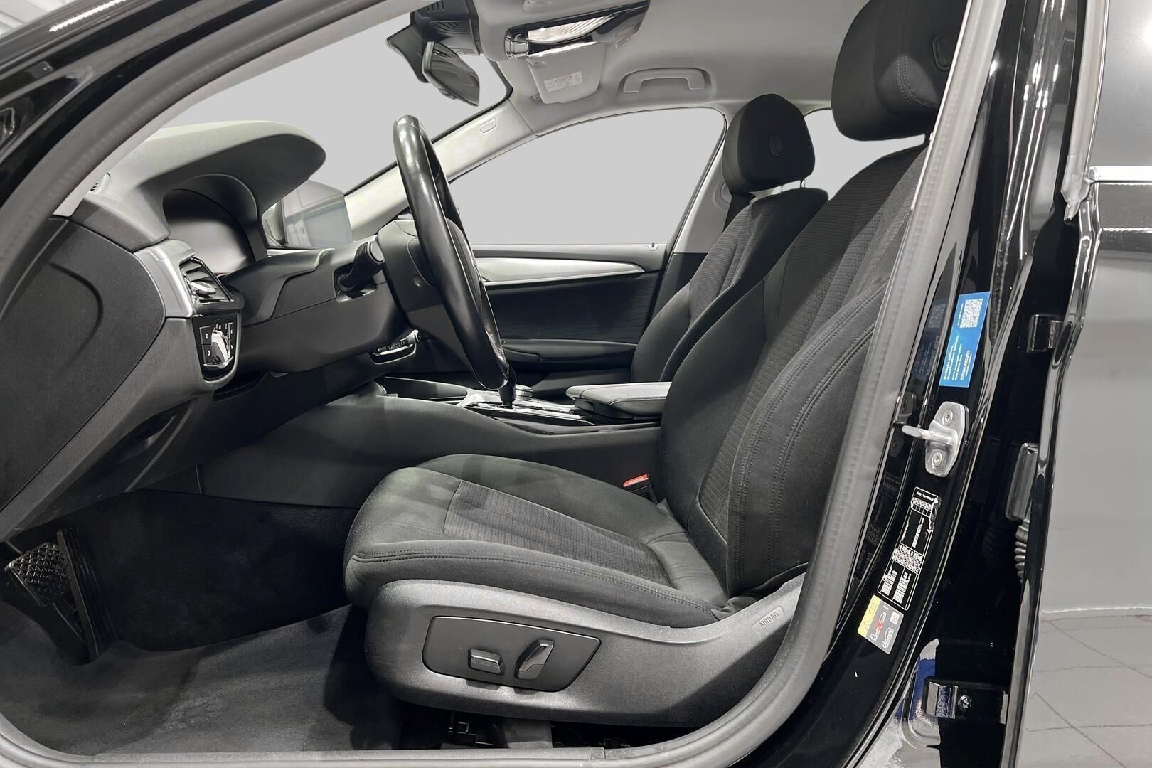 BMW 5-SARJA iso kuva 9